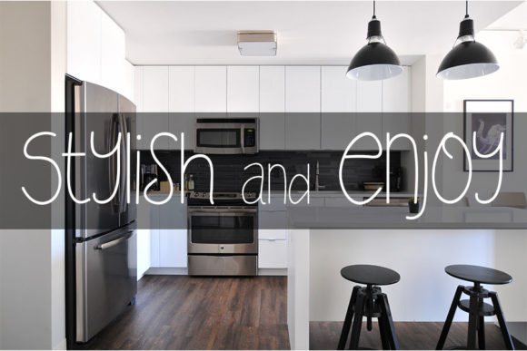 Stylish and Enjoy: A Handwritten Font for Branding